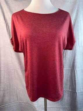 1291-Colette Women's Maroon Short Sleeve Crewneck Tee